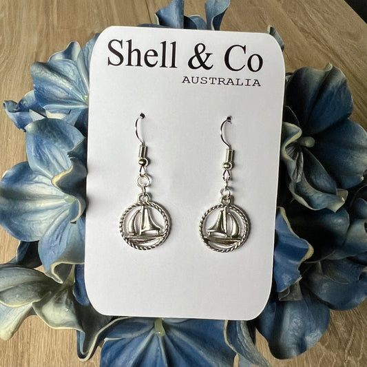 Sail boat in round rope earrings